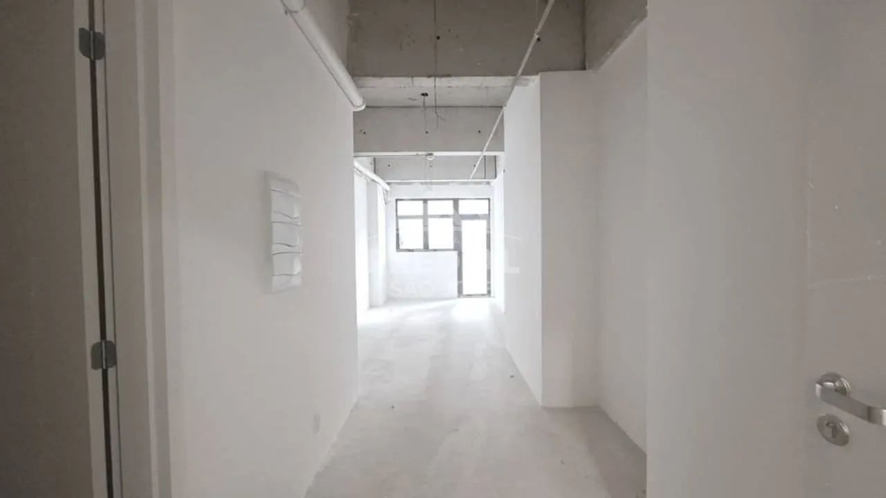 Sala comercial de 29,61 m² com banheiro e vagas rotativas no Edifício Quadria  Jardim Aqua - Foto 3