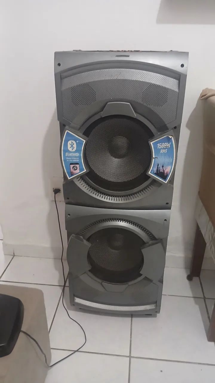 Caixa de som amplificada