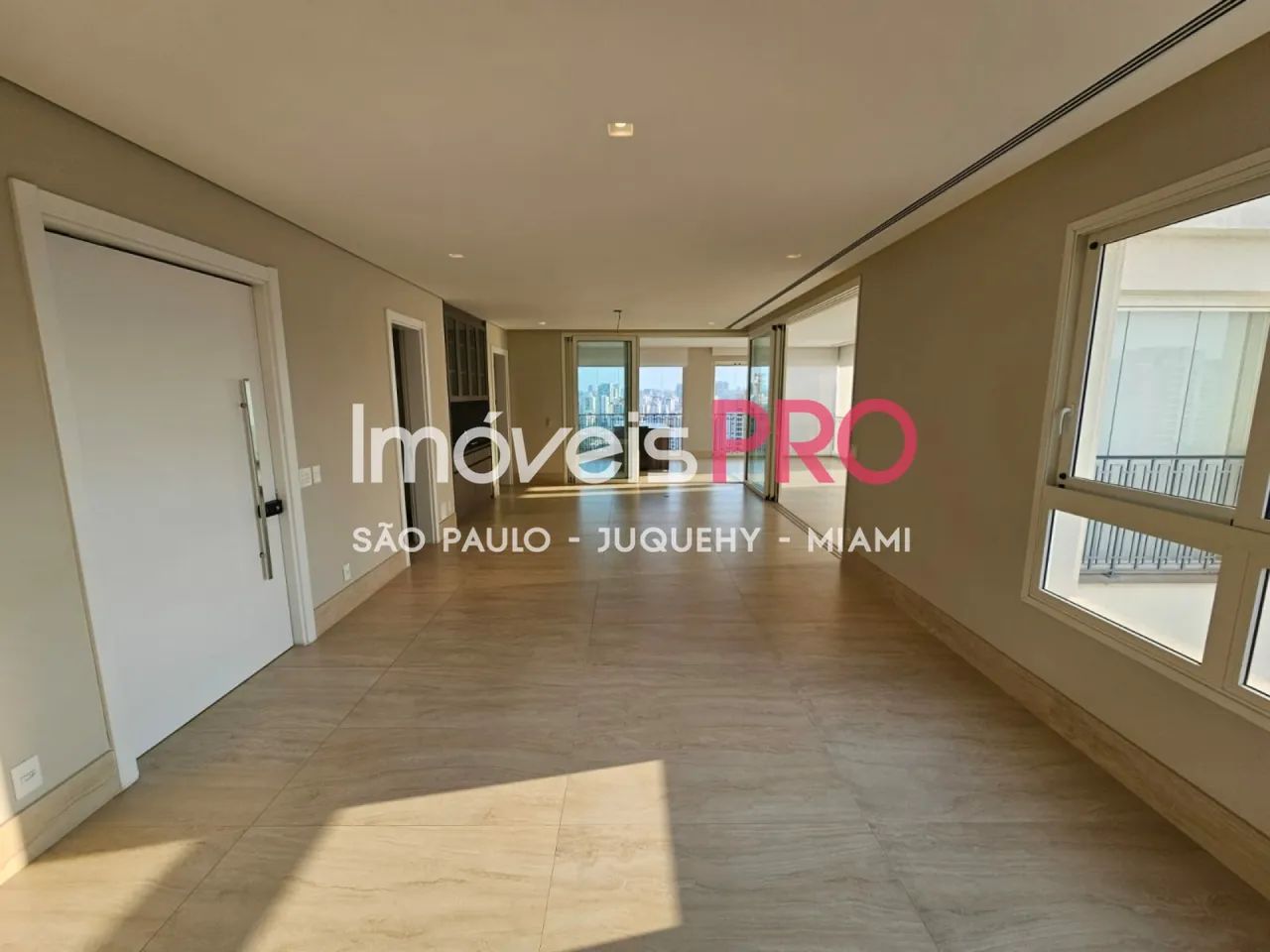 274m² com 4 dormitórios sendo 3 suítes e 5 vagas - Foto 5