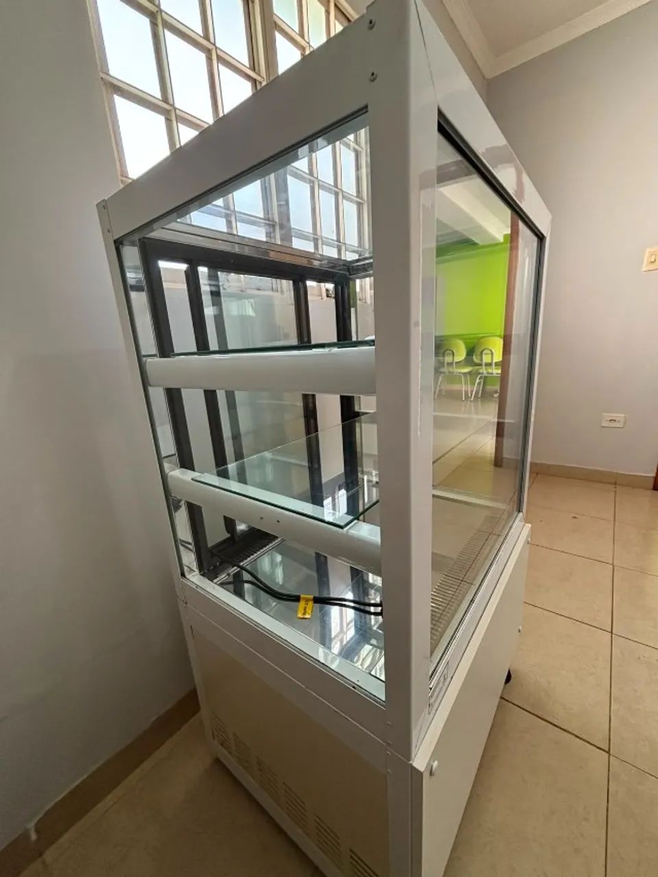vitrine refrigerada 110v seminova - Foto 2