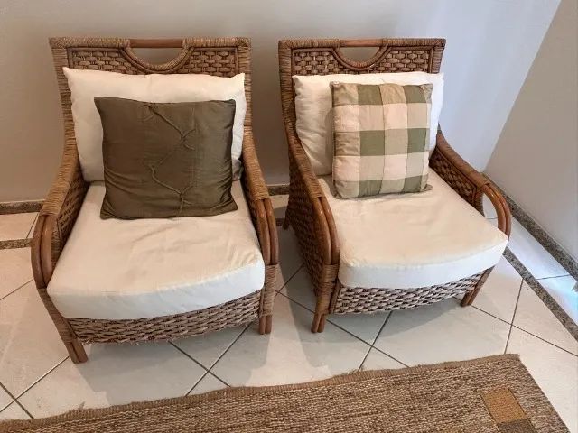 Kit de Poltronas Decorativas de Luxo - Bege com Acabamento em Palha