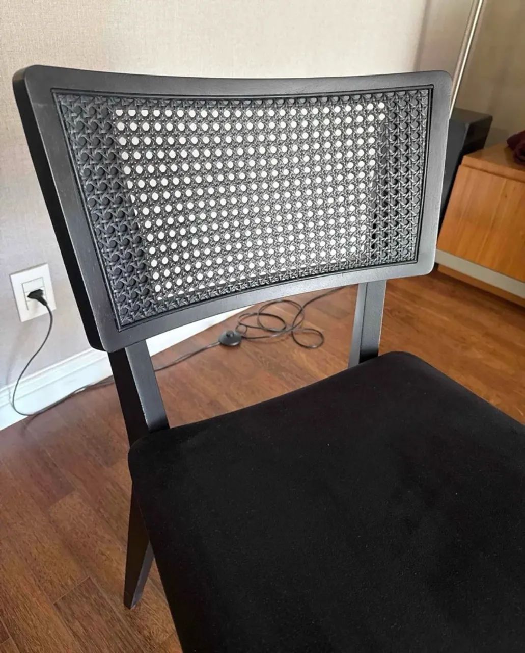 Mesa de jantar de vidro + 6 cadeiras Tok&Stok - Foto 5