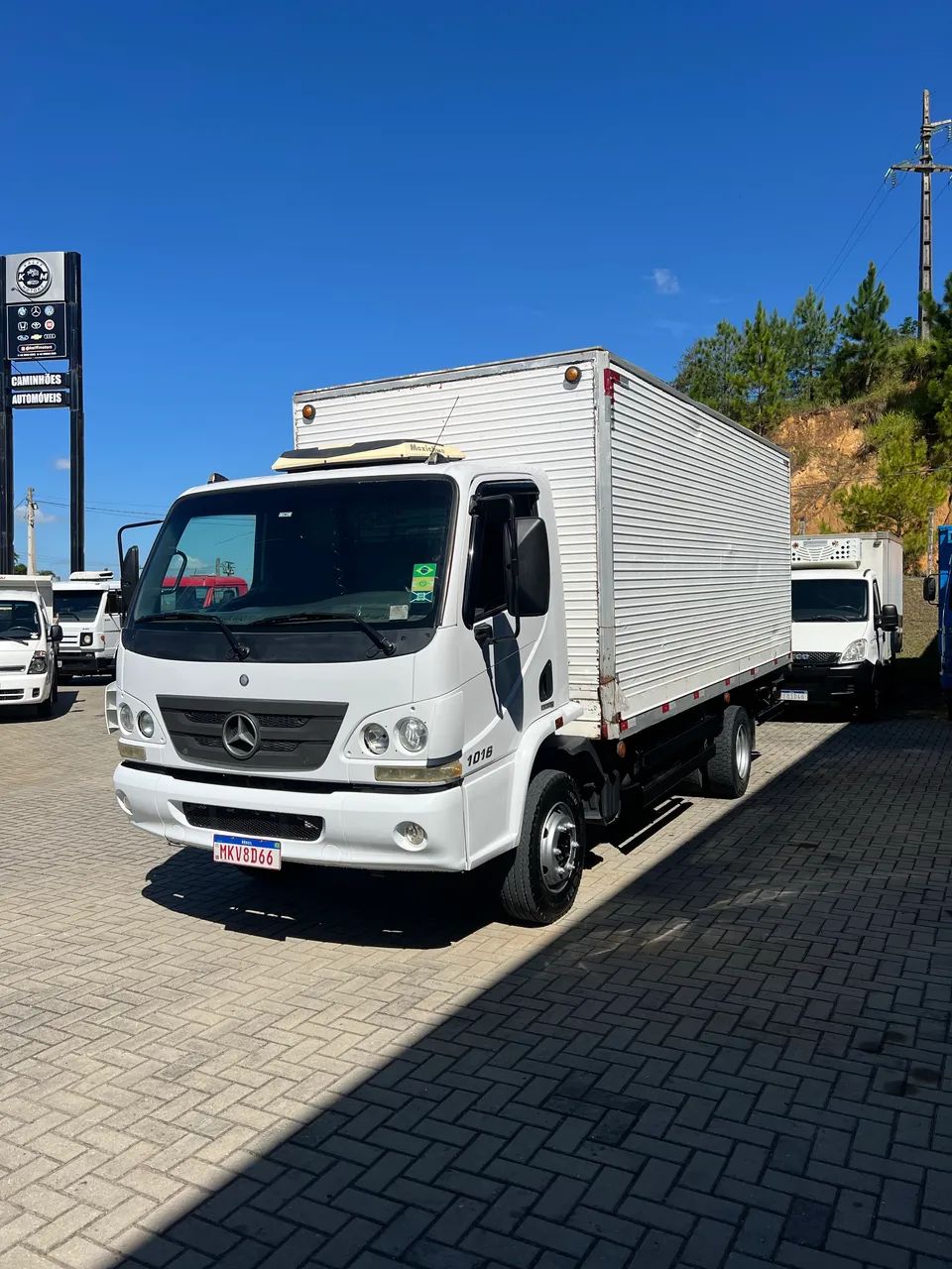 Mercedes Benz Accelo 1016 Baú - Foto 2