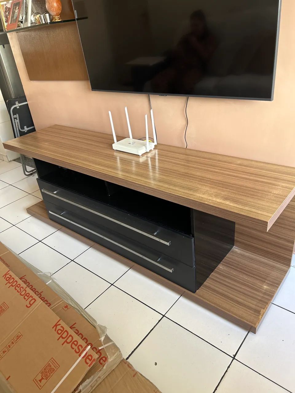     Rack para TV Grande com Gavetas - bom Estado - Foto 2