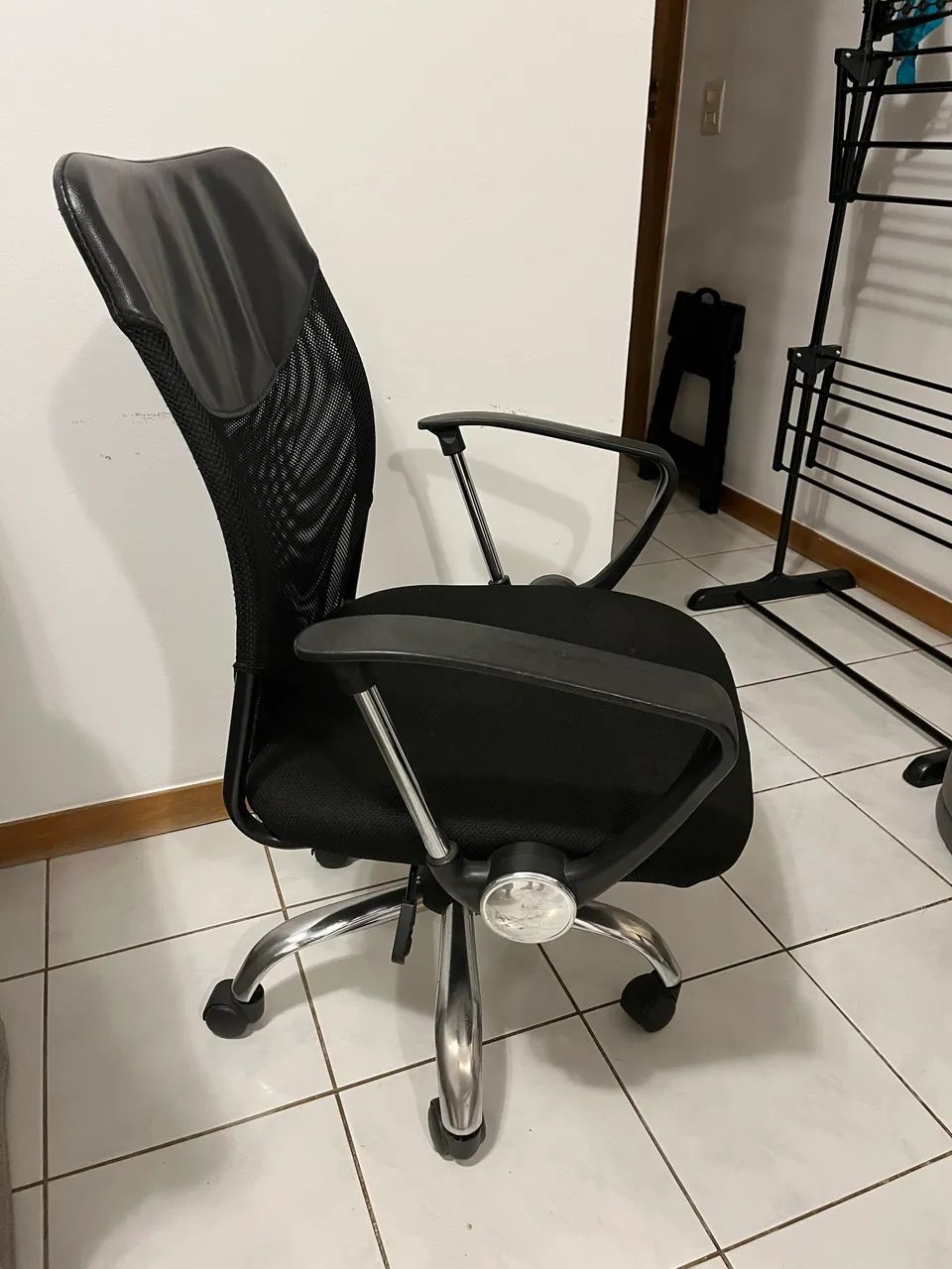 Cadeira de Escritório Ergonômica com Encosto Baixo - Muito Confortável
