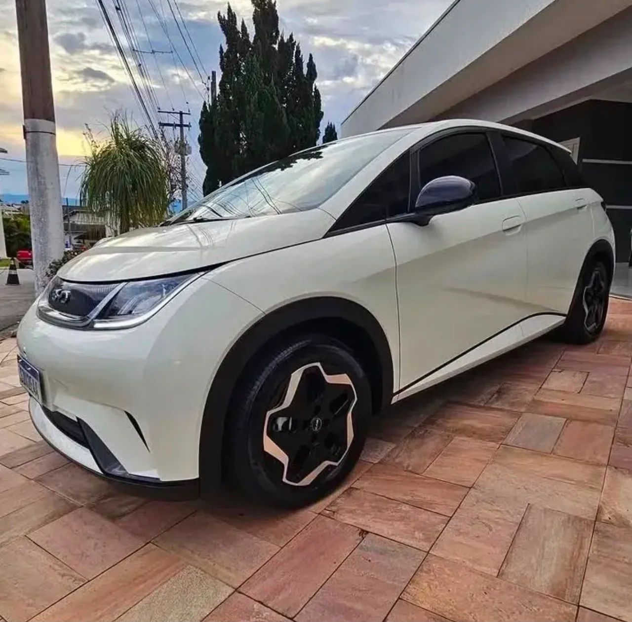 BYD Dolphin EV (Elétrico) 2026