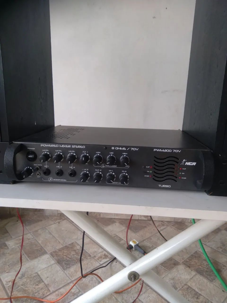 Kit de som com caixas, amplificador, microfones e mesa mixer - Foto 3