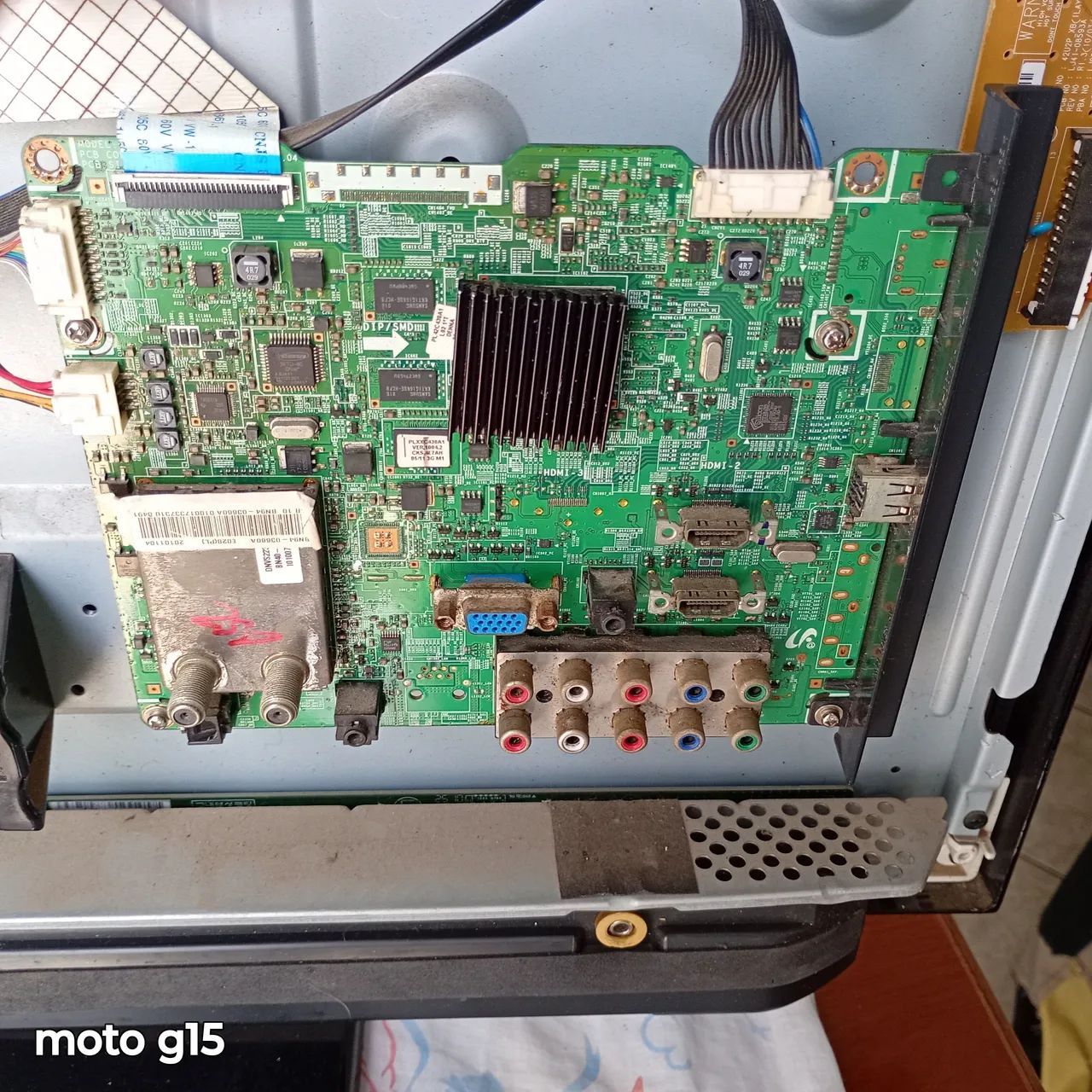 TV Samsung 42 polegadas tela quebrada vende-se para tirar peças - Foto 4