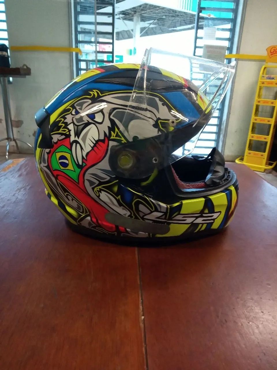 Vendo capacete LS2