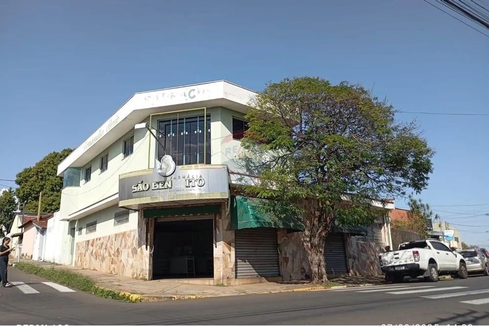 Prédio comercial na Cidade de São Pedro//SP. 2 pavimentos / Flexibilidade para locação. - Foto 2