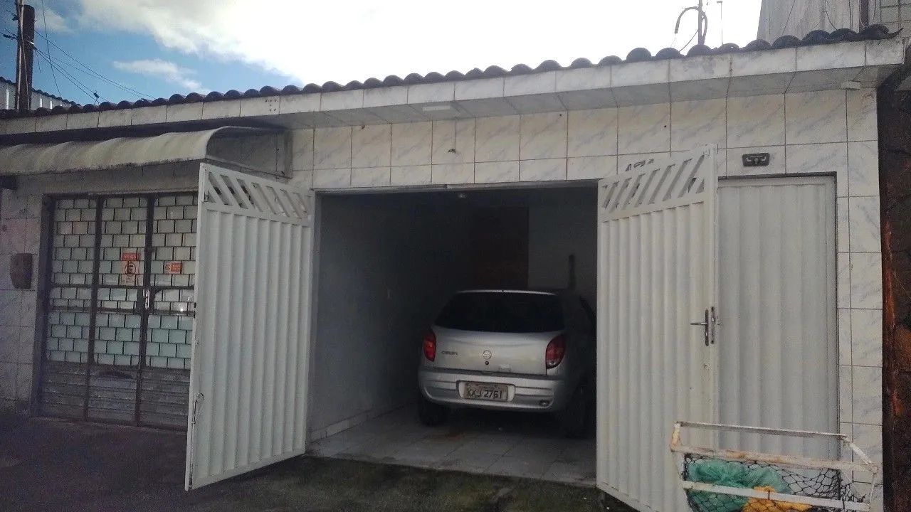 Vende-se 2 CASAS prox Bomba do Gonzaga  - Foto 2