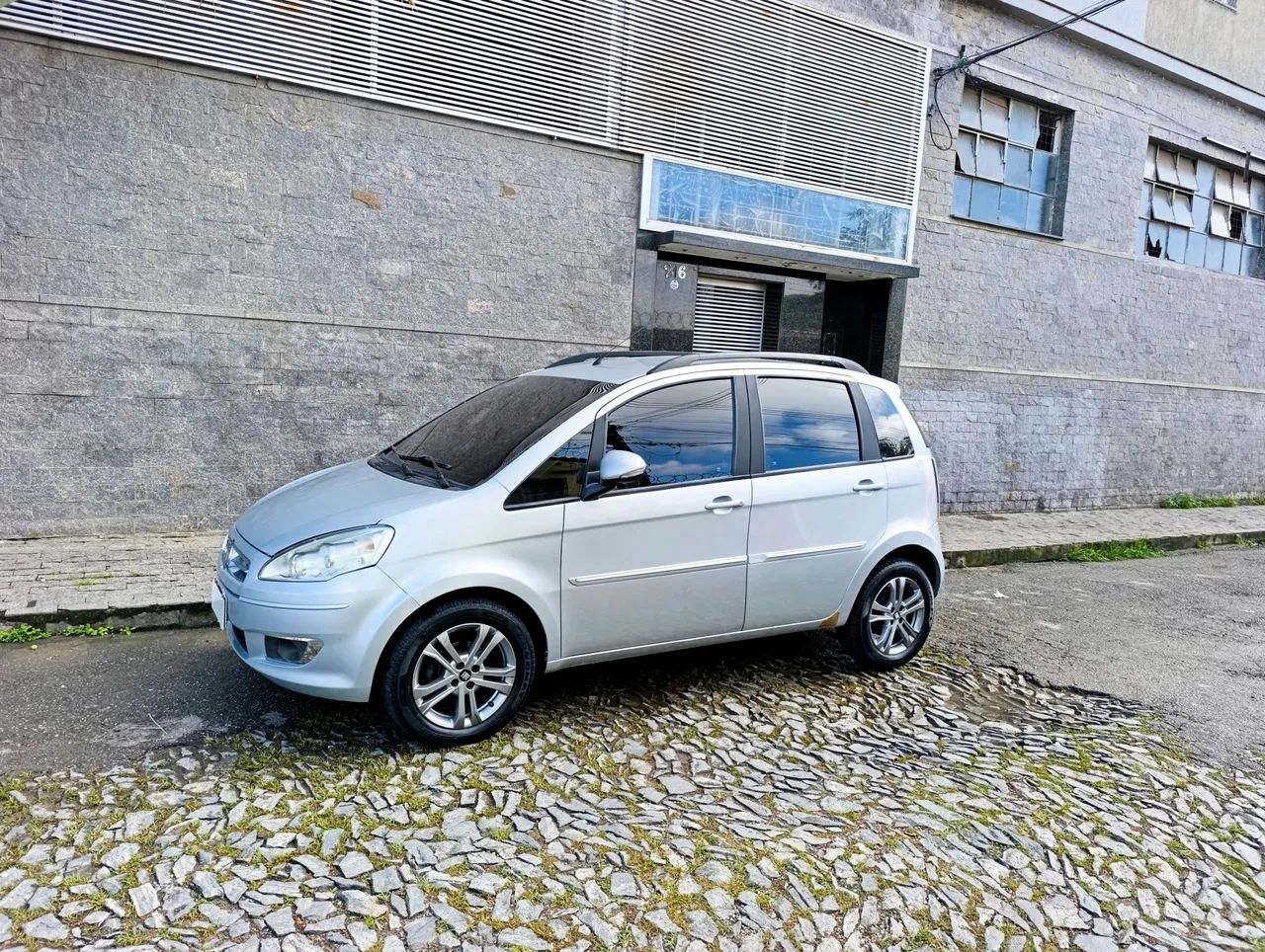 Fiat Idea Attractive 1.4 Fire Flex 8V 5P 2014 - Foto 2