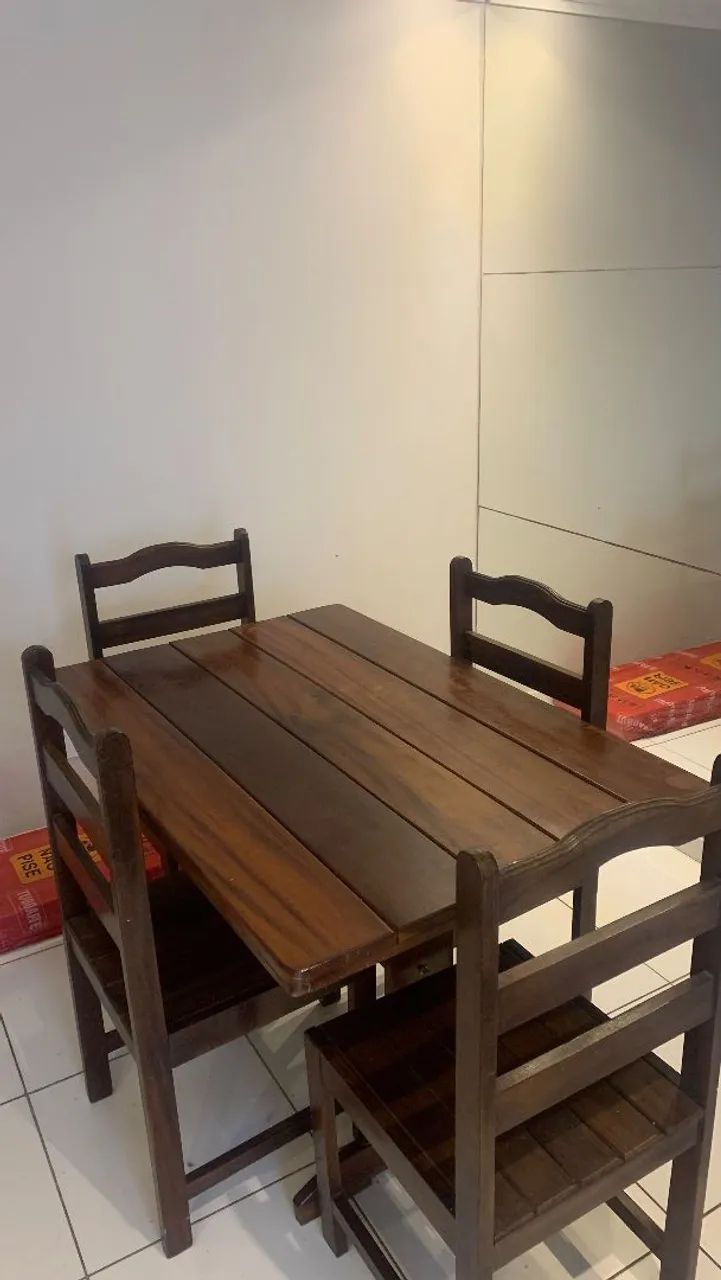 MESA RUSTICA DE MADEIRA, 4 CADEIRAS  - Foto 2