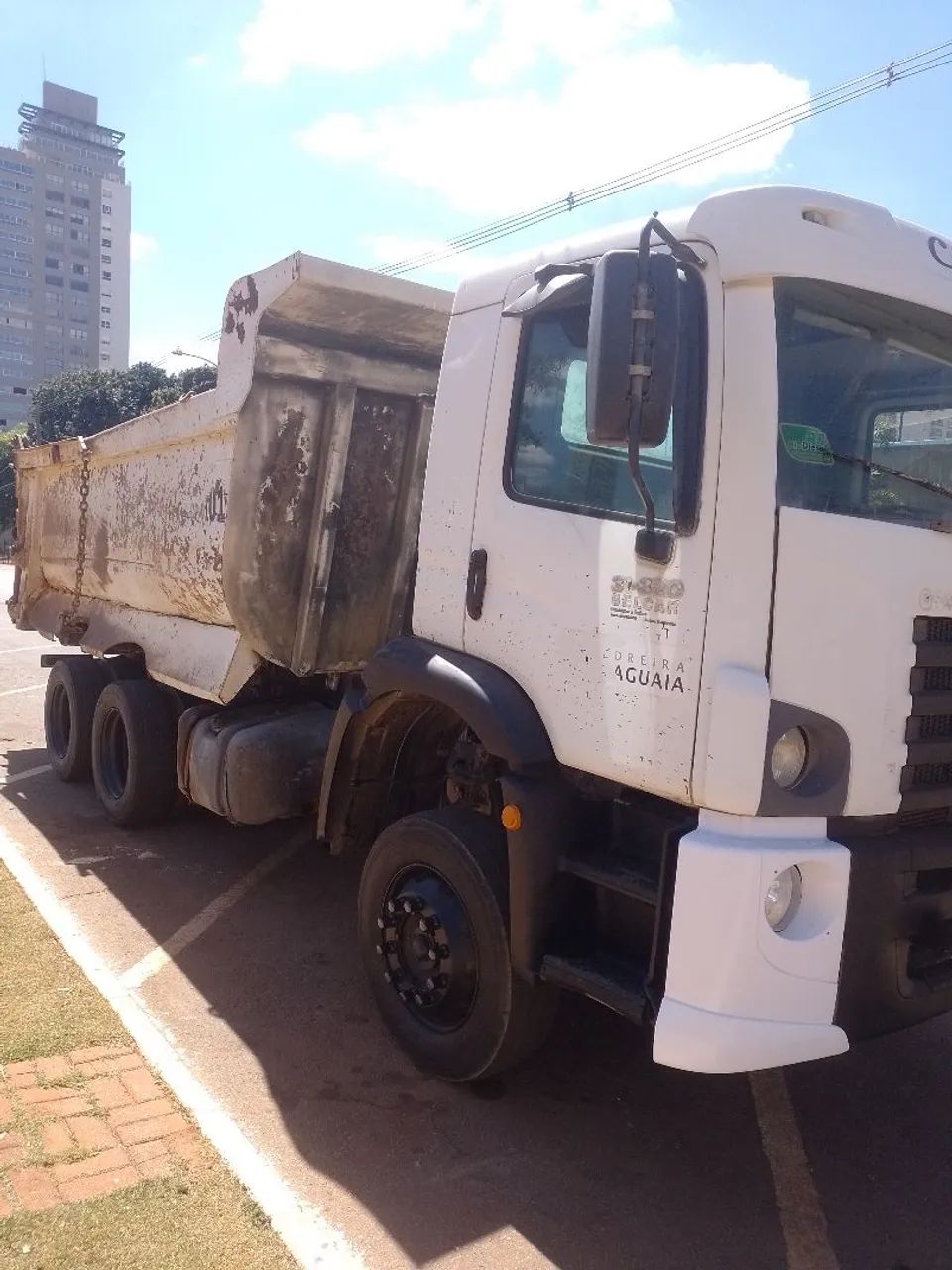 Caminhão caçamba traçado  - Foto 3