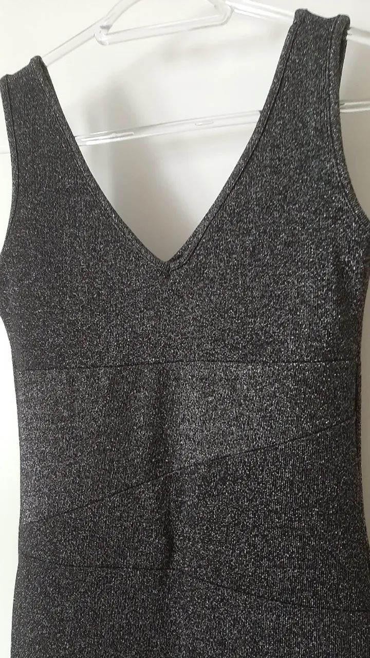 Vestido chumbo com brilho - Foto 5