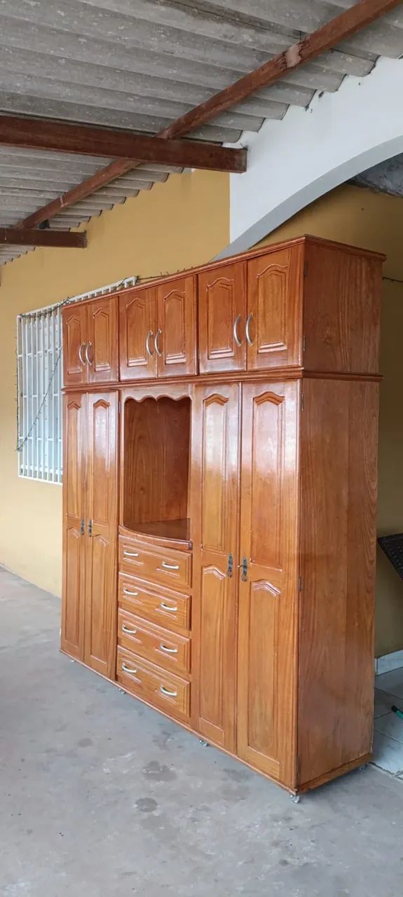 Vendo guarda roupa de madeira 