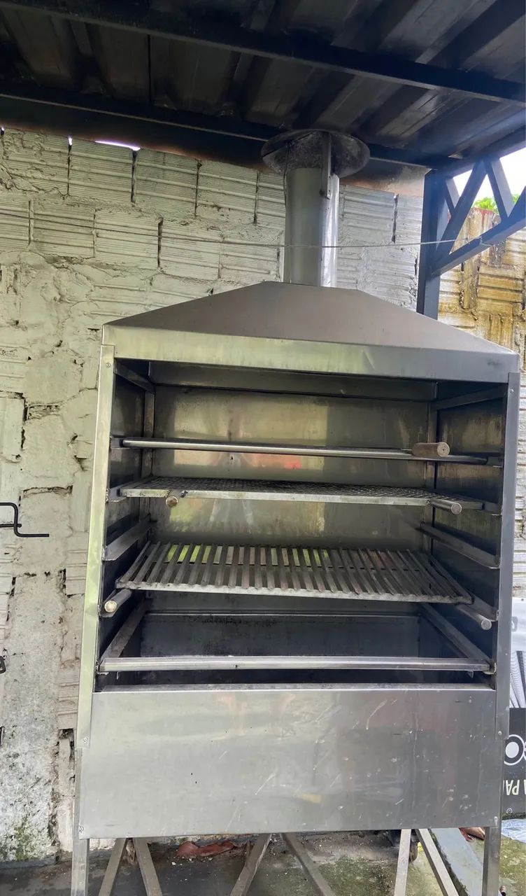 Churrasqueira grande de inox