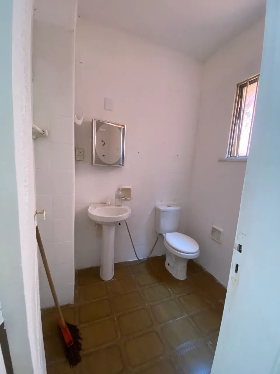 Alugo apartamento Ed. Florestal Adrianopolis  - Foto 2