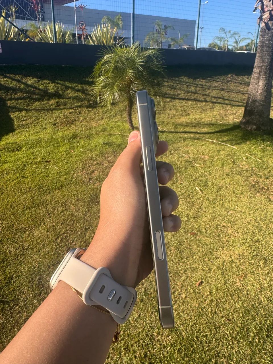 iPhone 16 pro max 91% de bateria 256 gb - Foto 2