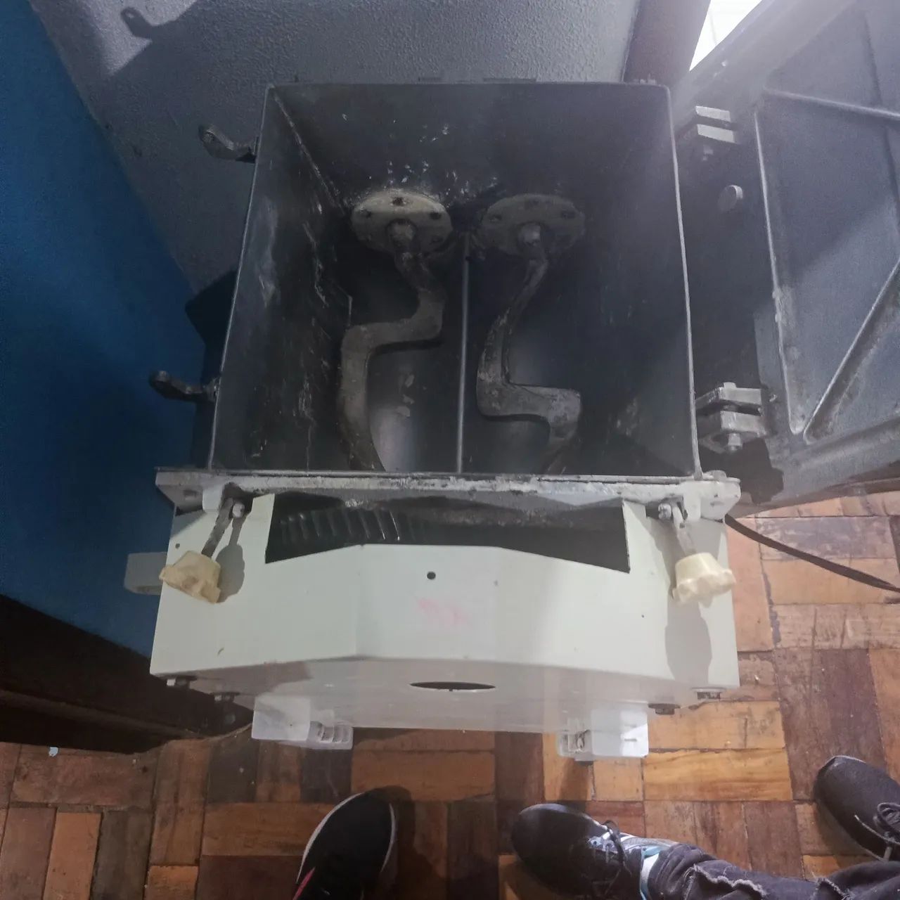 Máquina de amassar e misturar à venda 