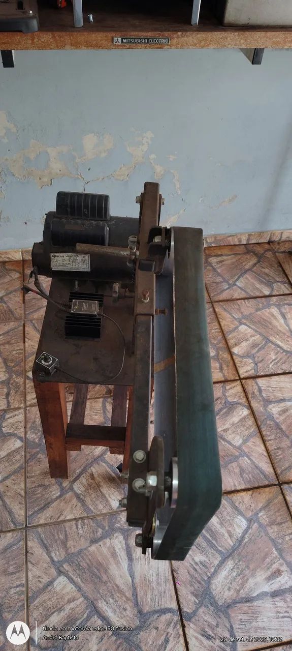 Lixadeira de cinta (cutelaria) - Foto 2