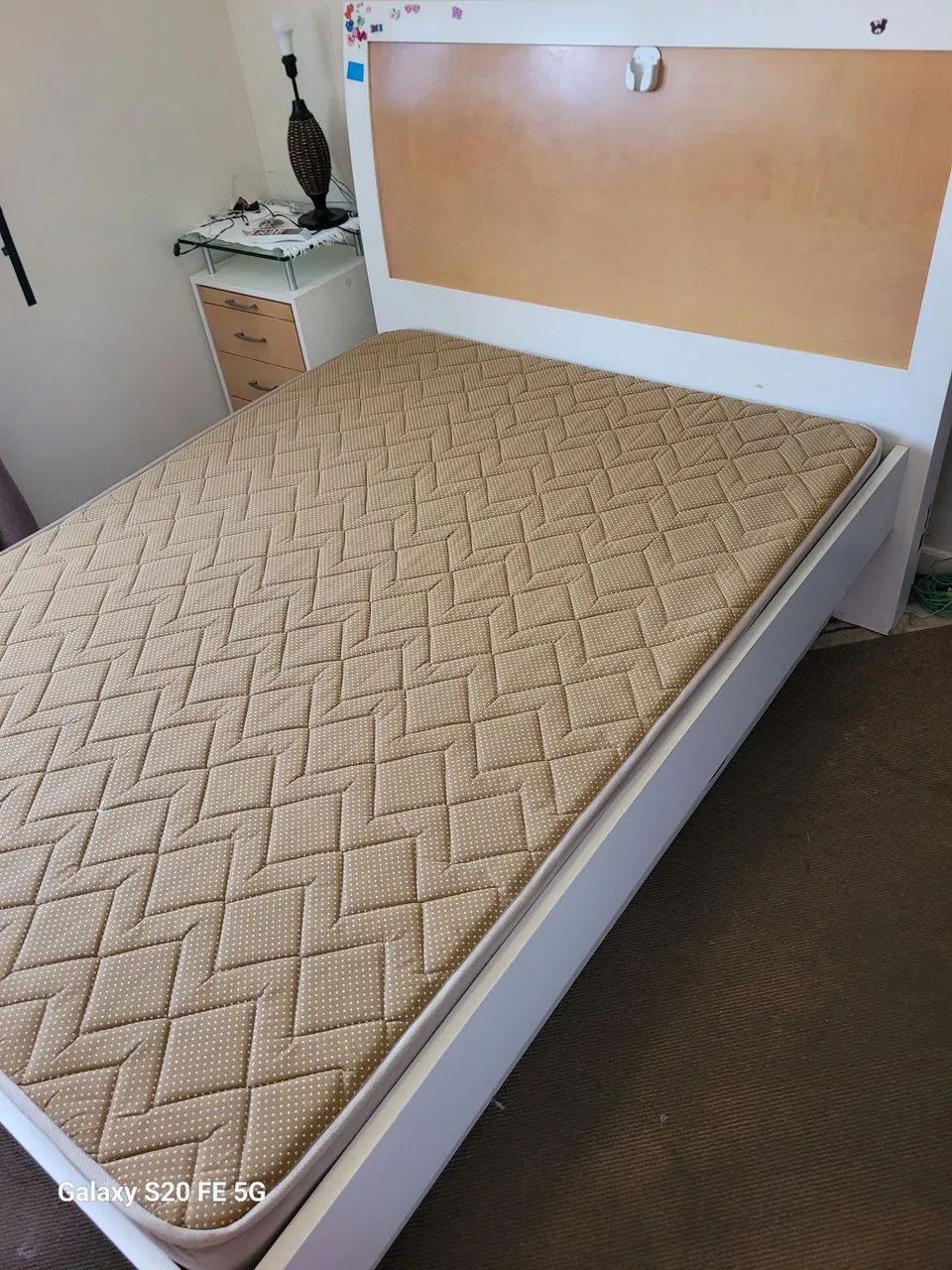 Cama de madeira 4 gavetas com colchão cabeceira