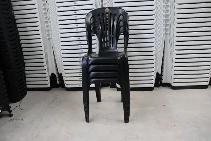 kit 4 Cadeiras de plástico preta 182kg - Foto 2