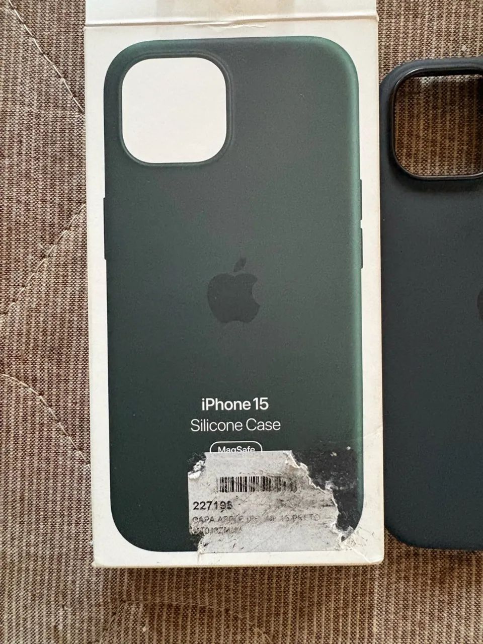 Duas capa de iPhone 15 original