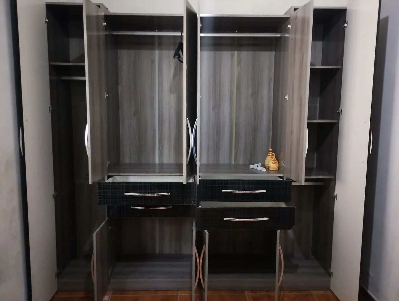 Guarda roupa em perfeito estado  - Foto 3