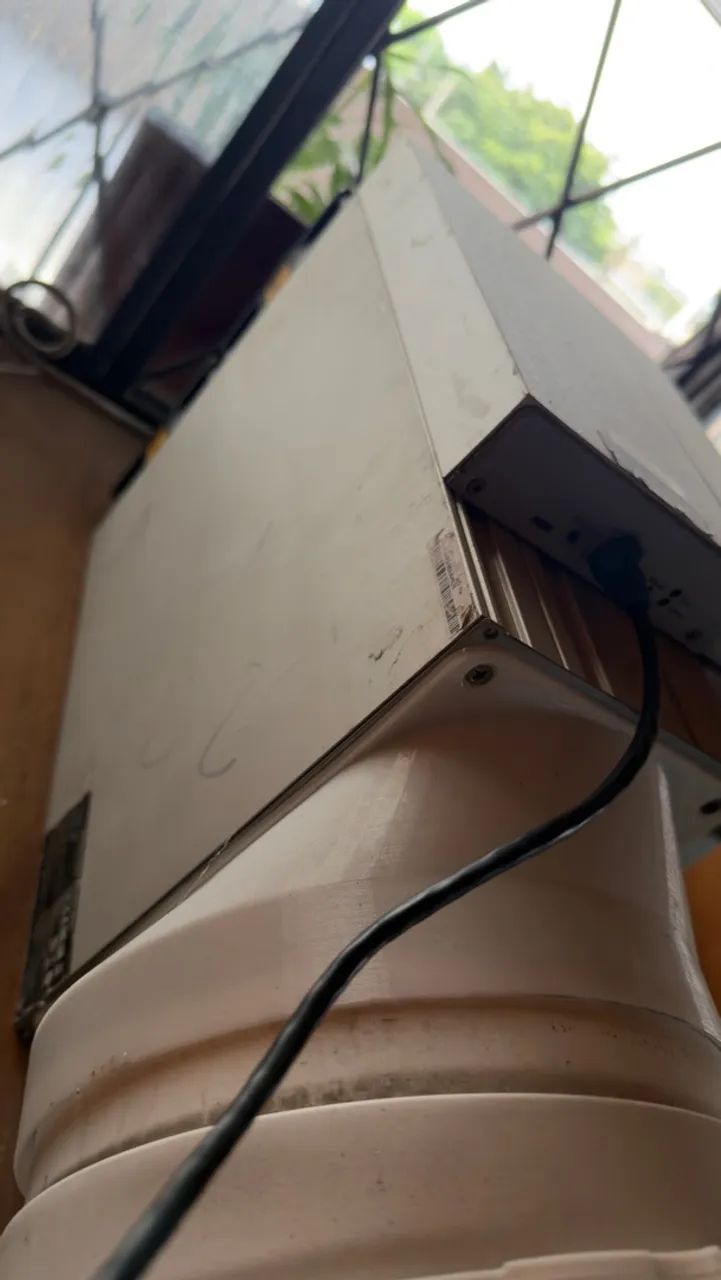 Asic antiminer s19 104 th com exaustor  - Foto 4