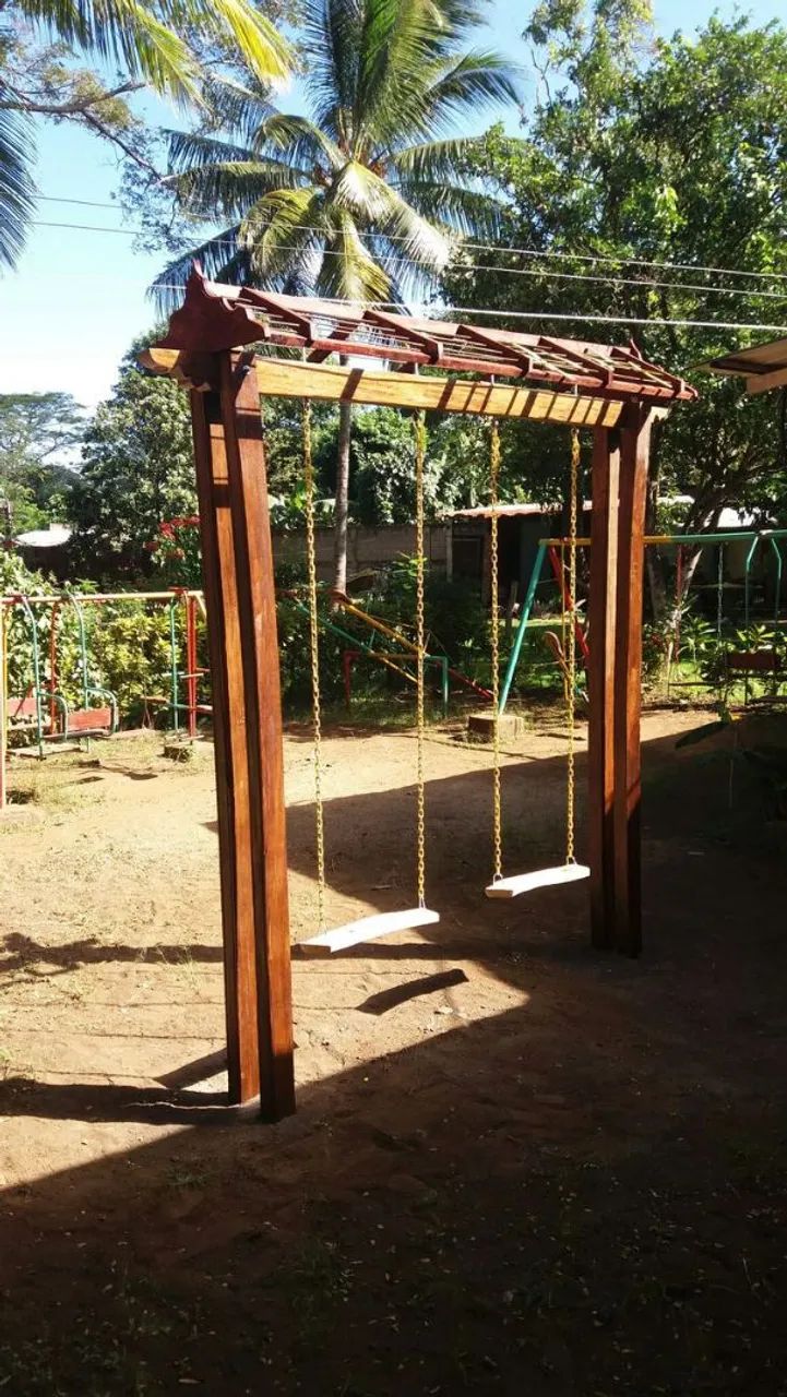 Balanço de madeira 