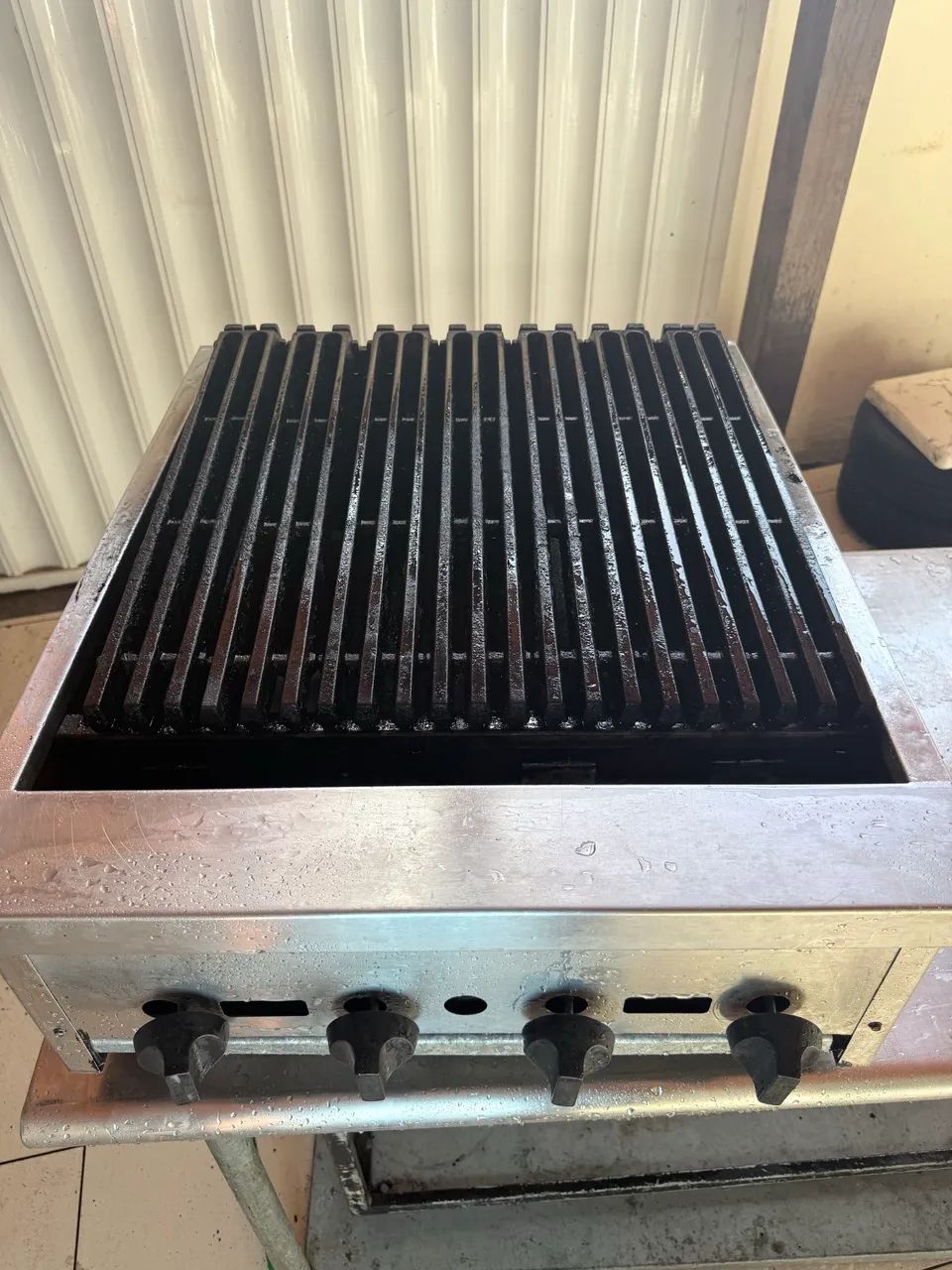 Chair Broiler 4 queimadores  - Foto 4