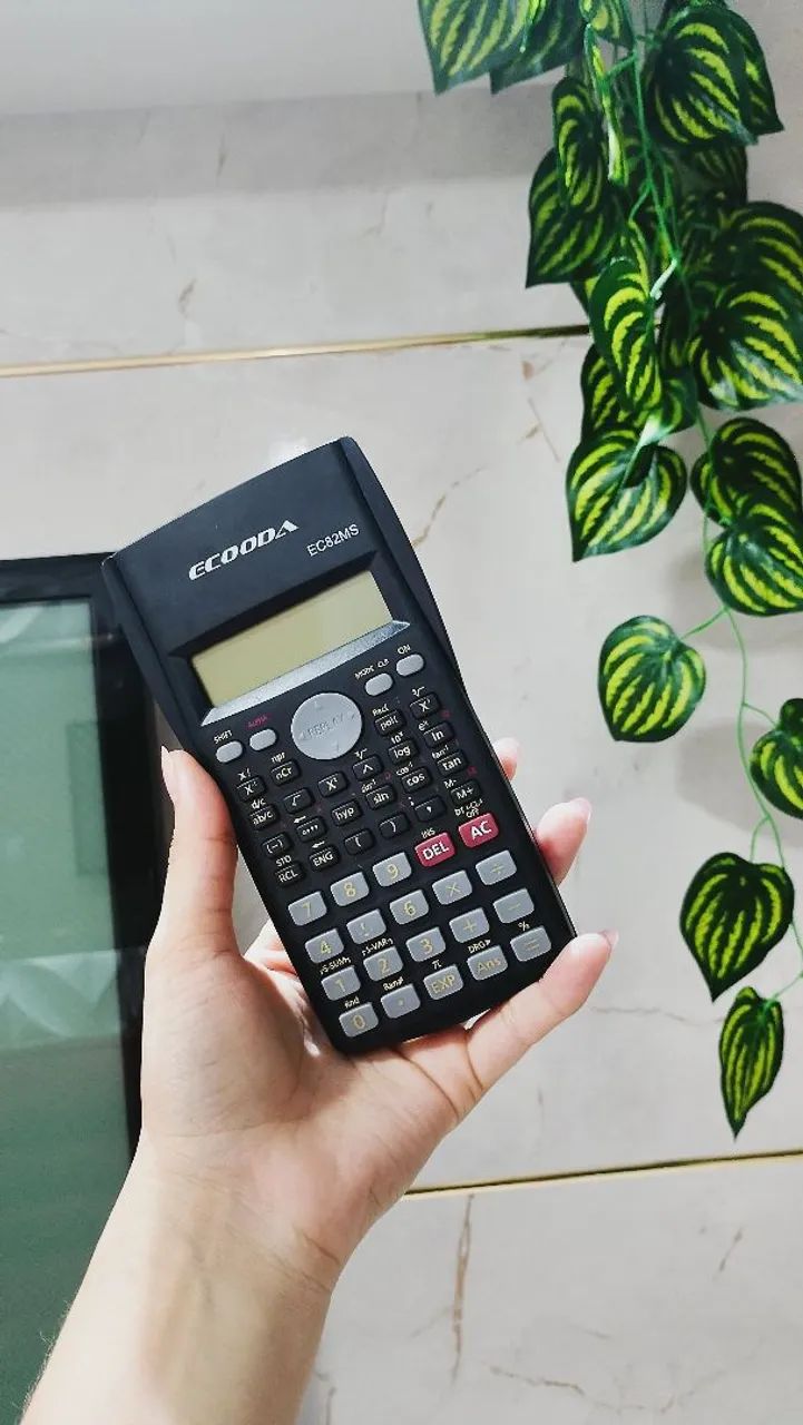 Calculadora científica com capa - modelo ECOODA EC82MS