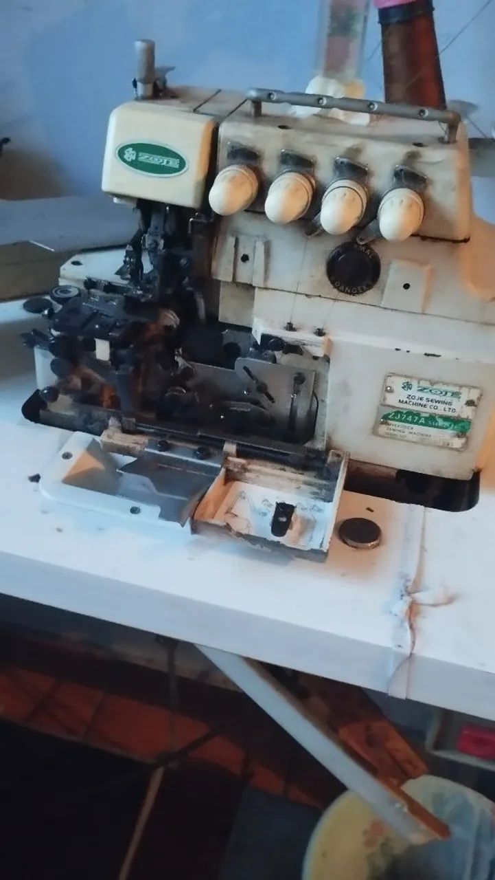 Máquina orveloque zote  4 fios, 