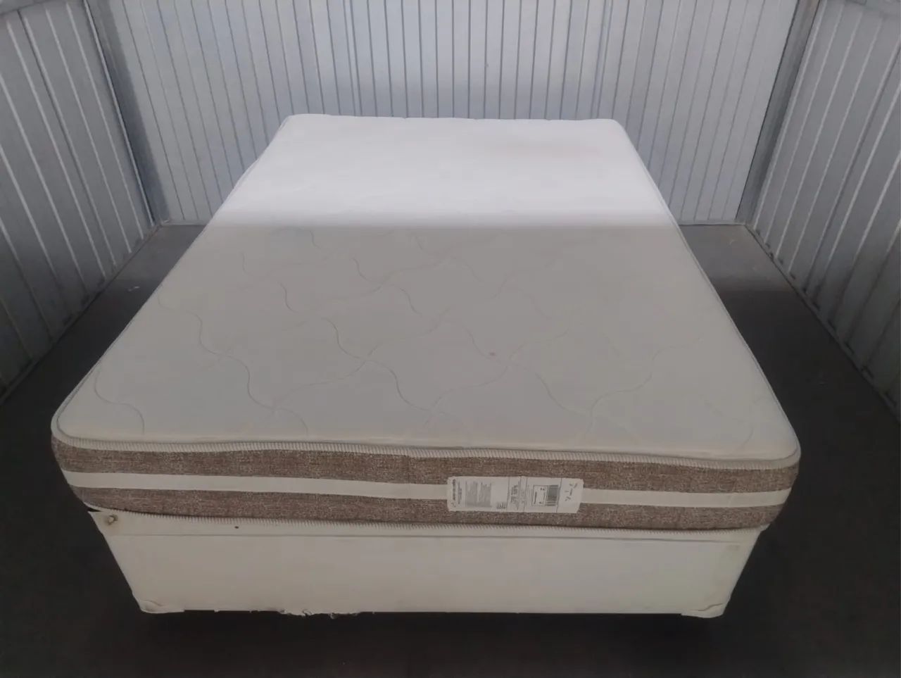 Cama casal box baú com colchão 