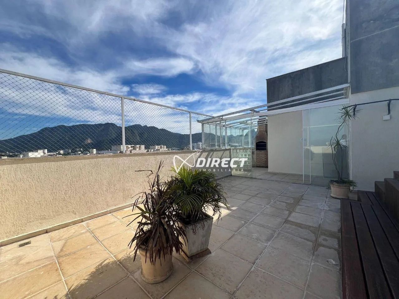 ESTRELAS FULL: Excelente cobertura duplex, sala integrada com varanda, 4 quartos (1 suíte)