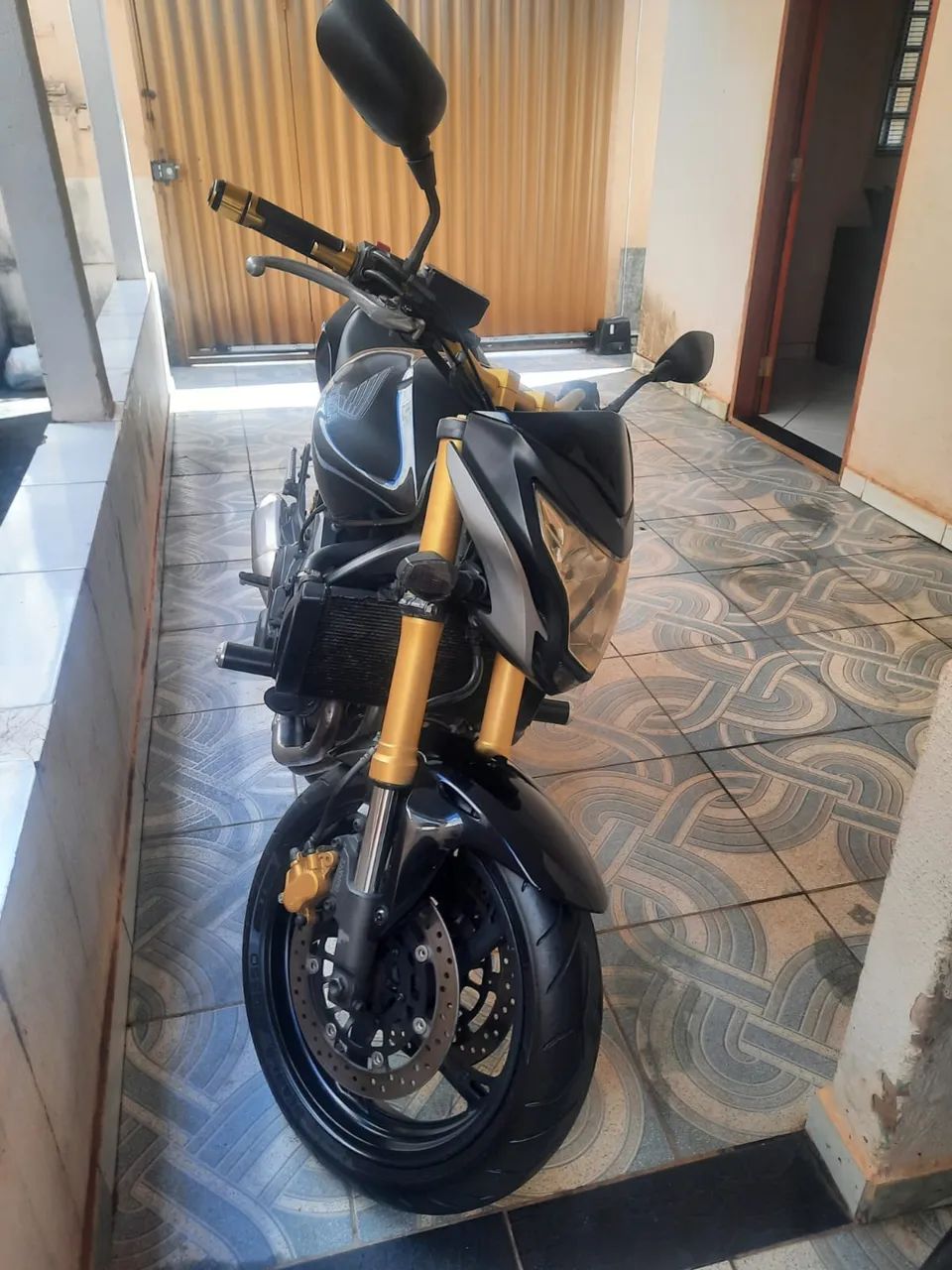 Hornet 600