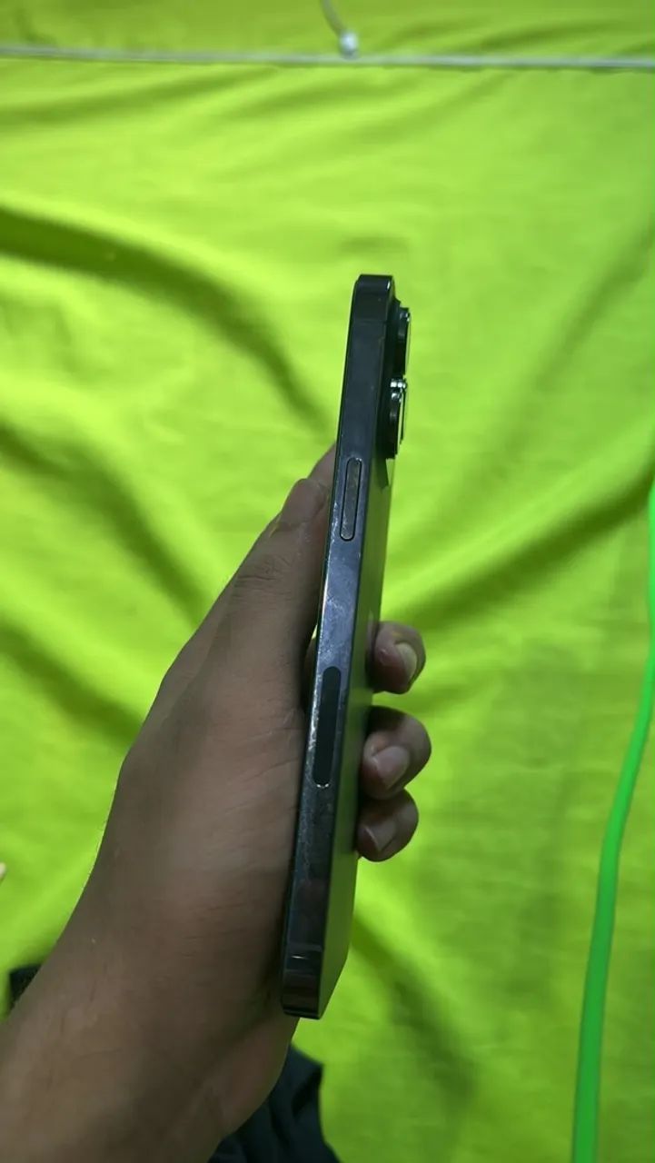 vende-se iphone 15 pro max - Foto 4