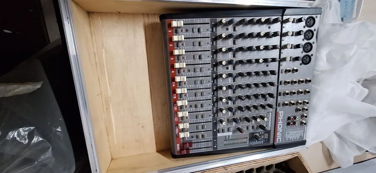 Mesa PHONIC AM442D 12canal - Foto 3
