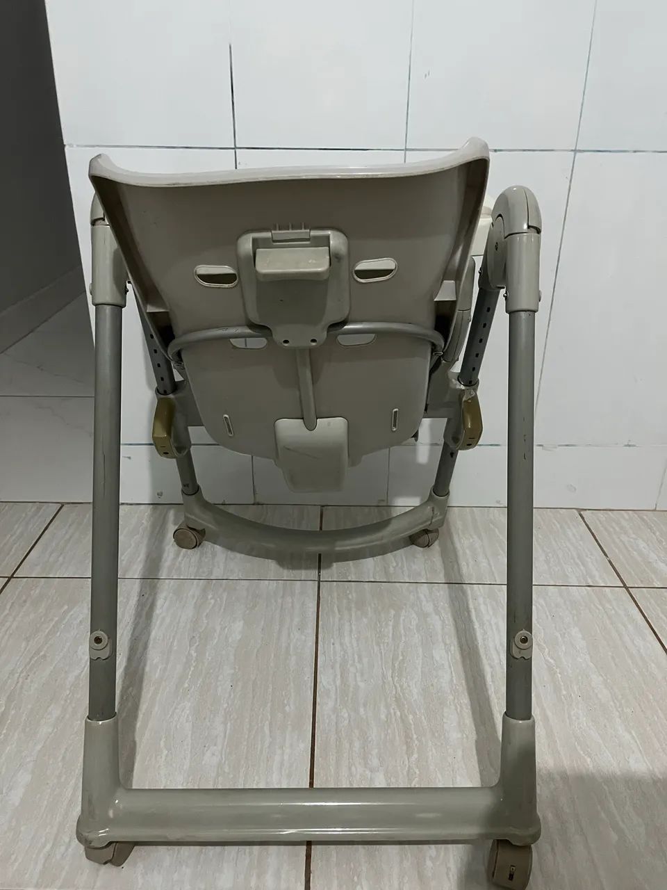 Cadeira de Alimentação regulável  - Foto 3