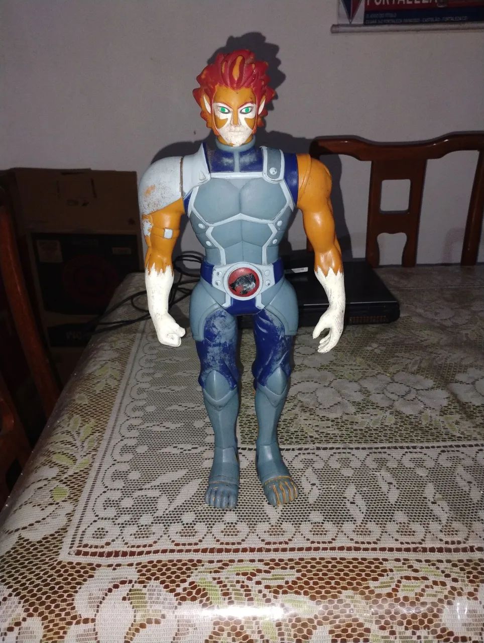Vendo um boneco do Lion dos Thundercats da marca bandeirantes de 40 centímetros 