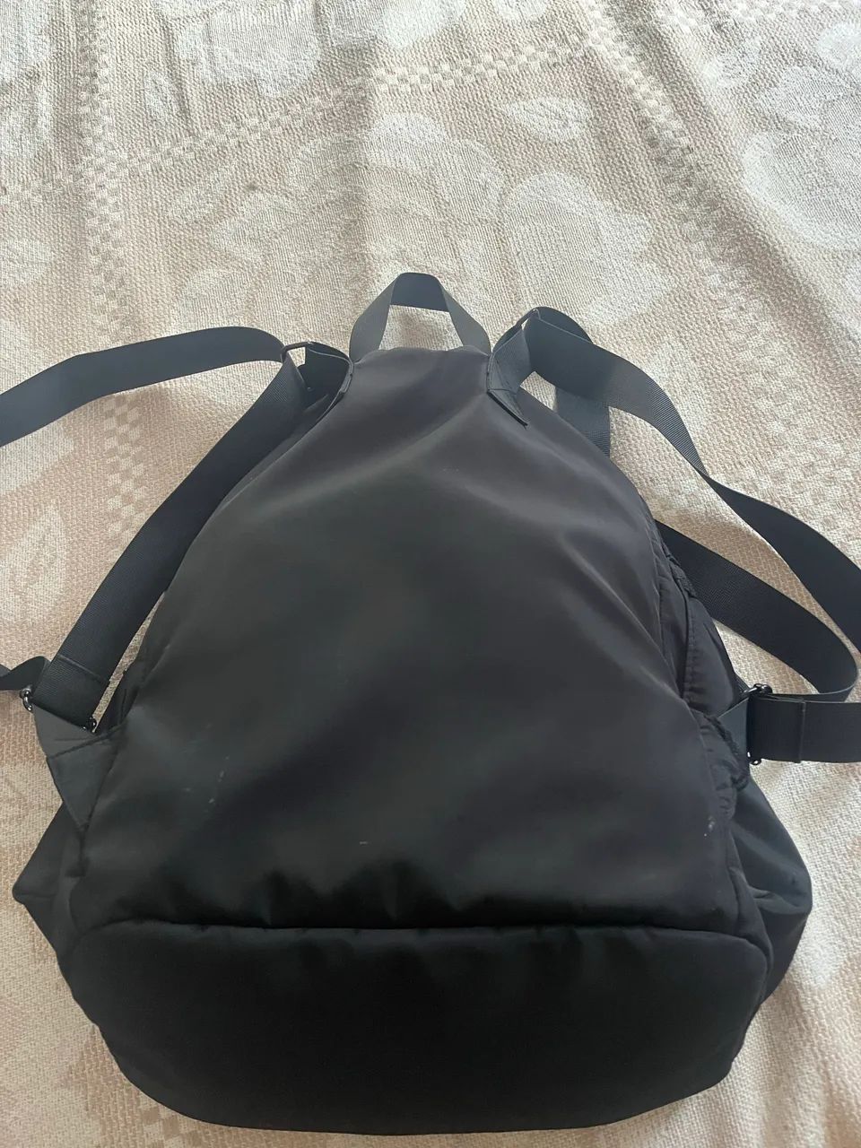 Vendo mochila preta  - Foto 2