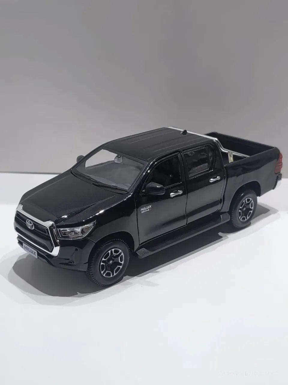 Miniatura Toyota Hilux Escala 1:24 - Foto 3