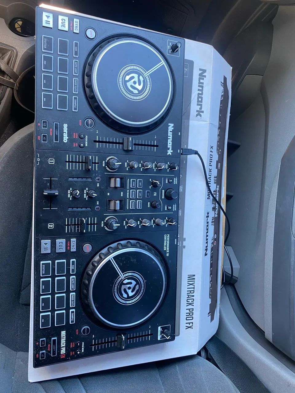 Controlador Numark de DJ USB Mixtrack Pro FX preto - Foto 4