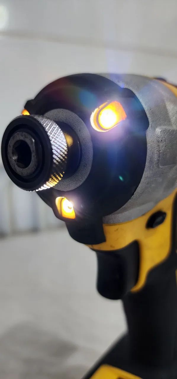 PARAFUSADEIRA DE IMPACTO - DEWALT 1/4" ( sem bateria e sem carregador ) - Foto 3