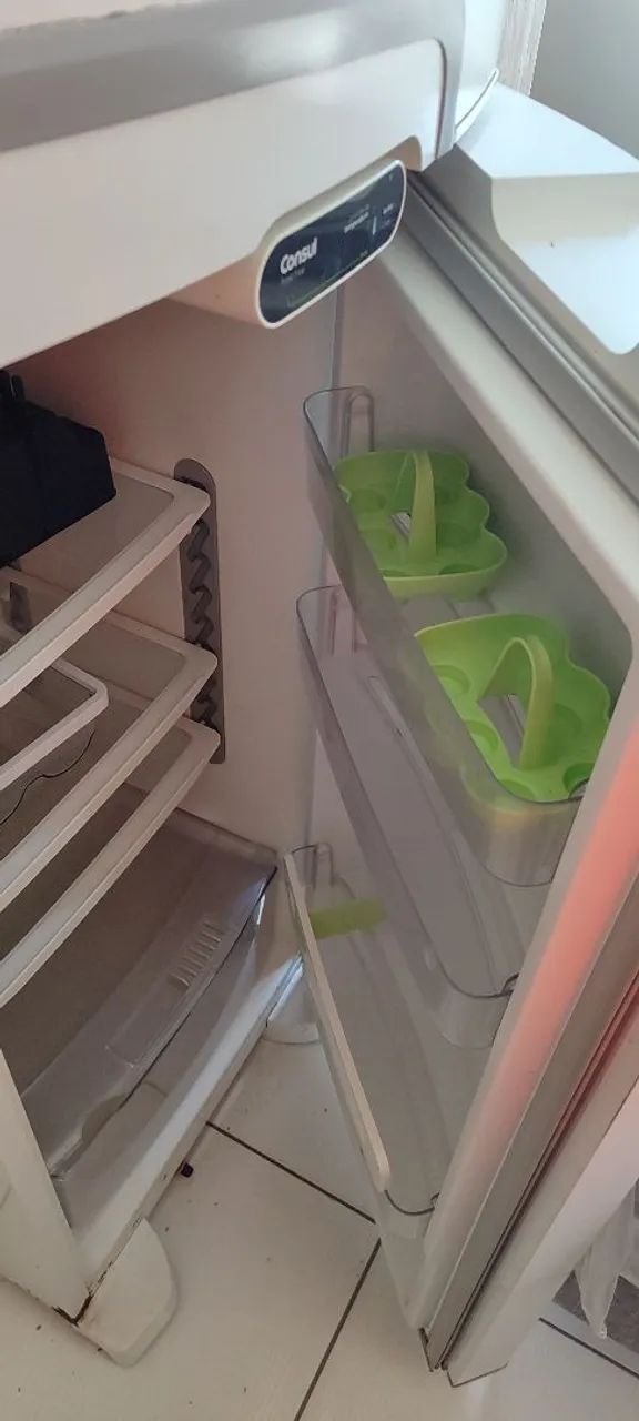 Vendo Geladeira para conserto!  - Foto 3