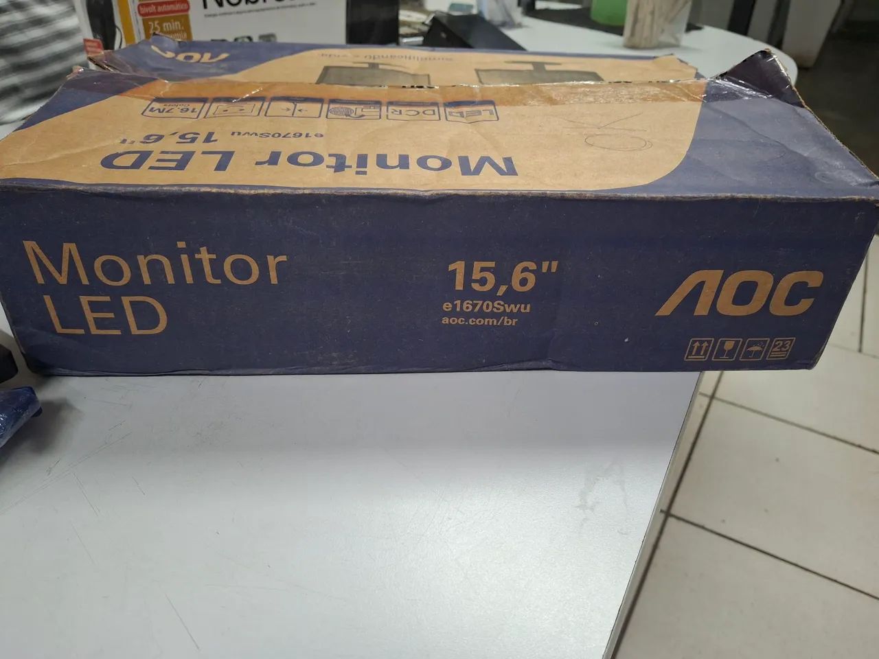 Monitor AOC 15.6 - novo