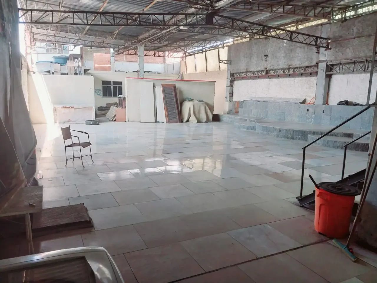 Marechal Hermes  Galpão e Templo  550 m² - R$1.100.000,00 - Foto 3