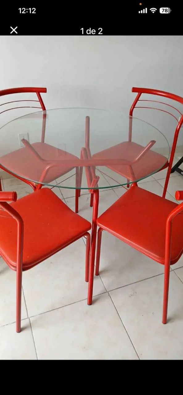 Mesa de ferro e vidro com 4 cadeiras em perfeito estado - Foto 2