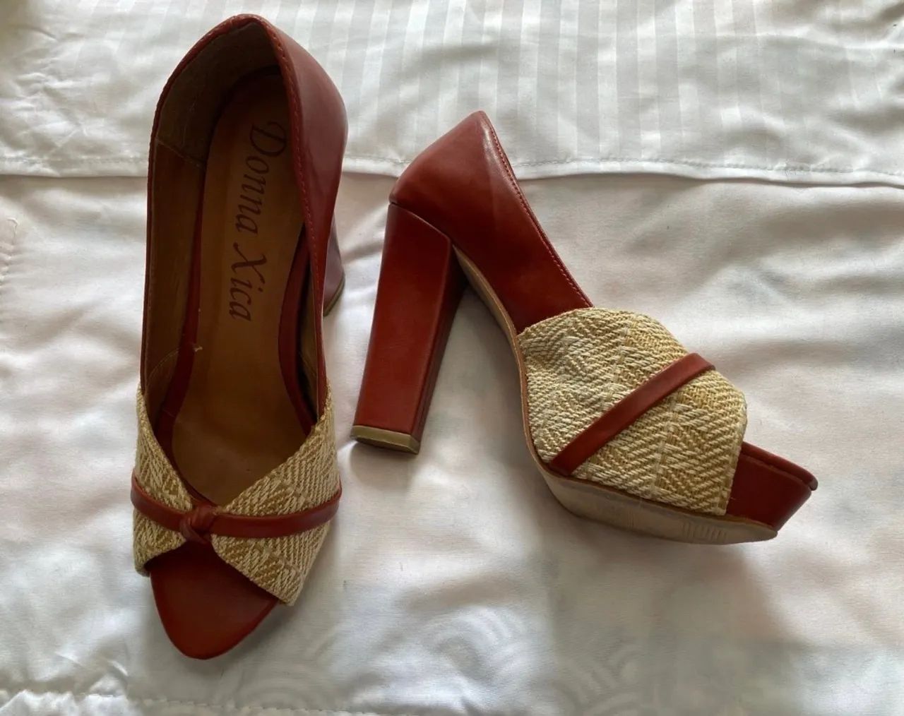 Sandália peep toe